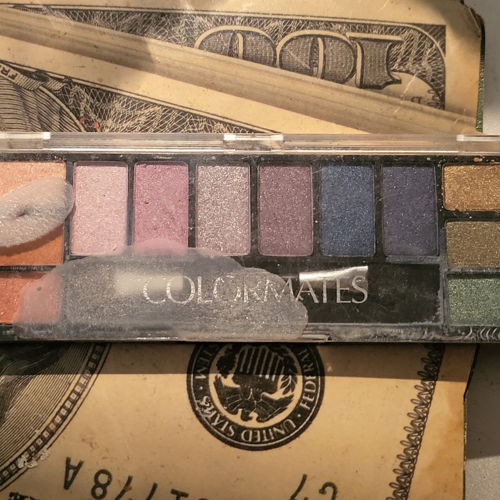 Colormates - Picture 2 of 3